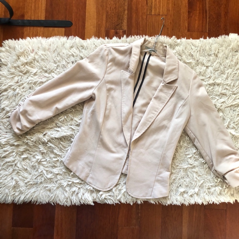 CHARLOTTE RUSSE: Beige light blazer